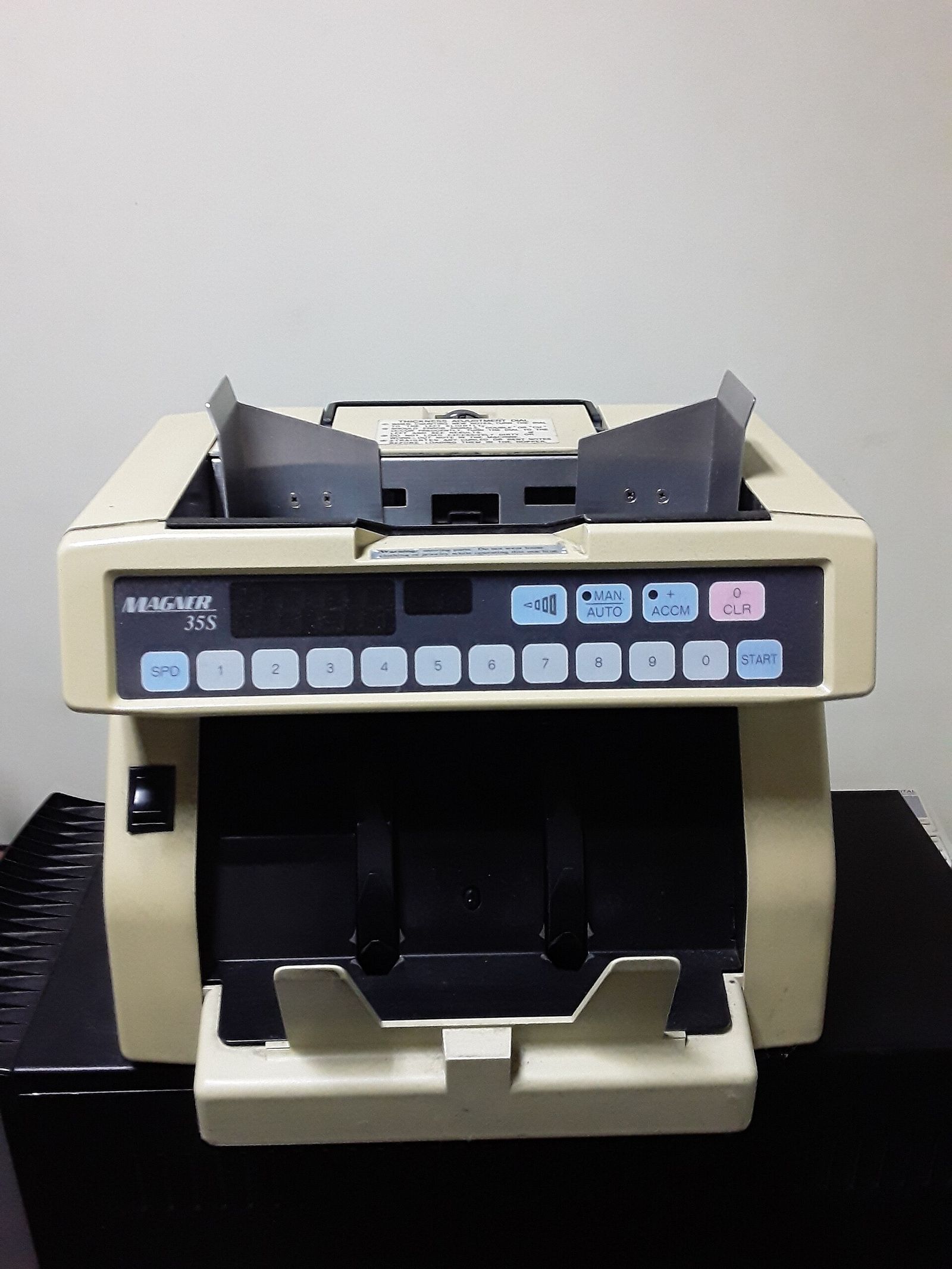 Banknote counting machine